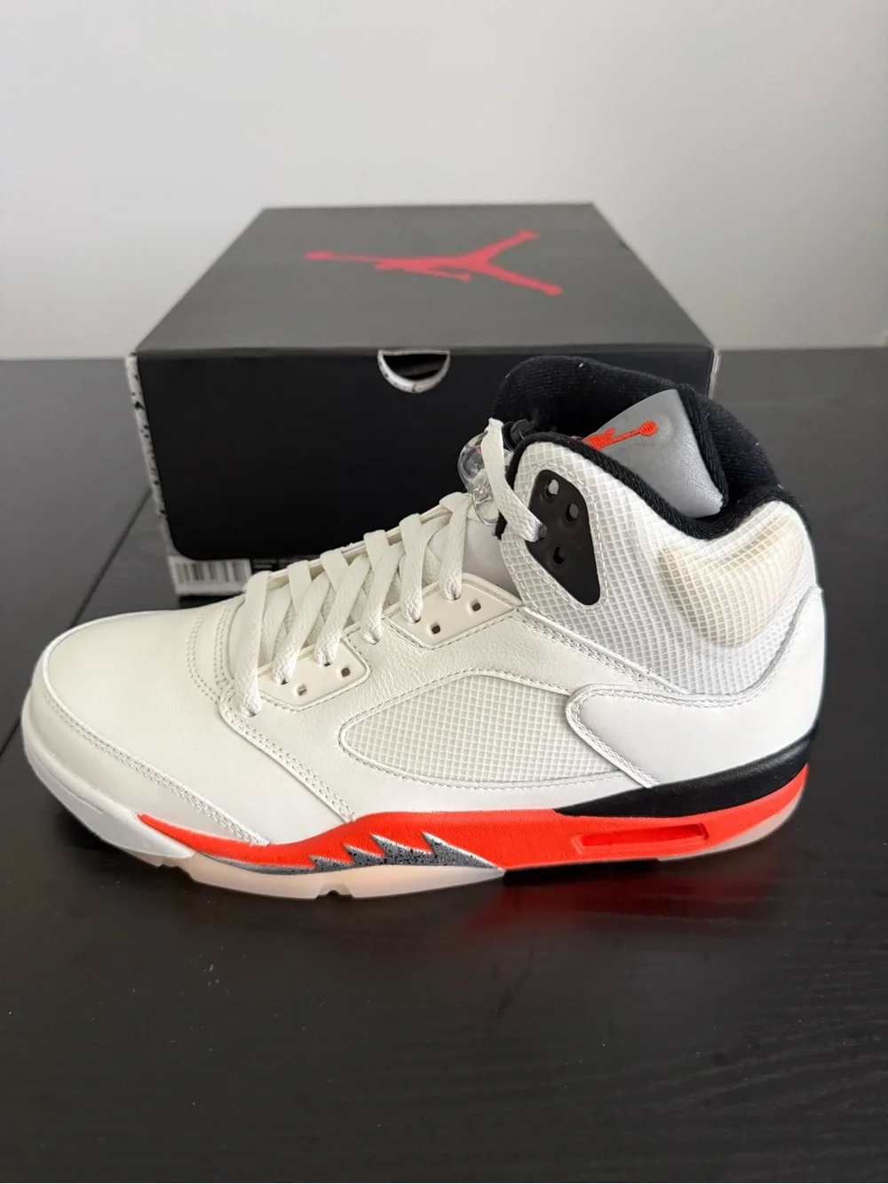 Jordan Men’s White/Infrared Retro Basketball Sneakers